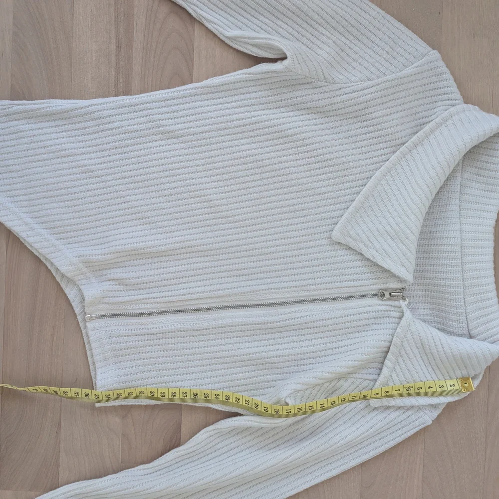 White Ribbed Zip-Up Sweater - Picture 4 of 5